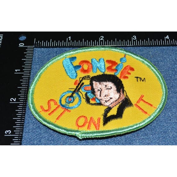 Original NOS Vintage 70s FONZIE 4" Patch TV Show Sitcom Happy Days Sit On It View 3
