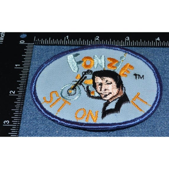 Original NOS Vintage 70s FONZIE 4" Patch TV Show Sitcom Happy Days Sit On It View 3