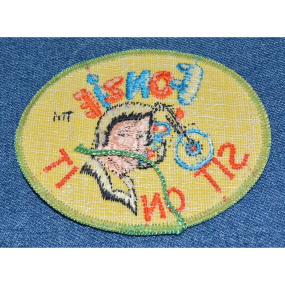Original NOS Vintage 70s FONZIE 4" Patch TV Show Sitcom Happy Days Sit On It View 2