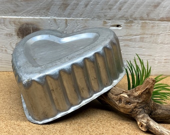 Vintage Aluminum Heart Shaped Fluted Jello Mold, Vintage Kitchen Decor, Vintage Metal Art Supply