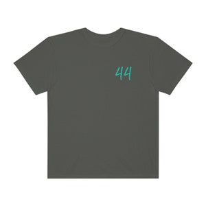 Couleur confort T-shirt voiture Lewis Hamilton T-shirt Formule 1 Cadeau Lewis Hamilton Cadeau F1 T-shirt inspiré de la course T-shirt de course esthétique image 5