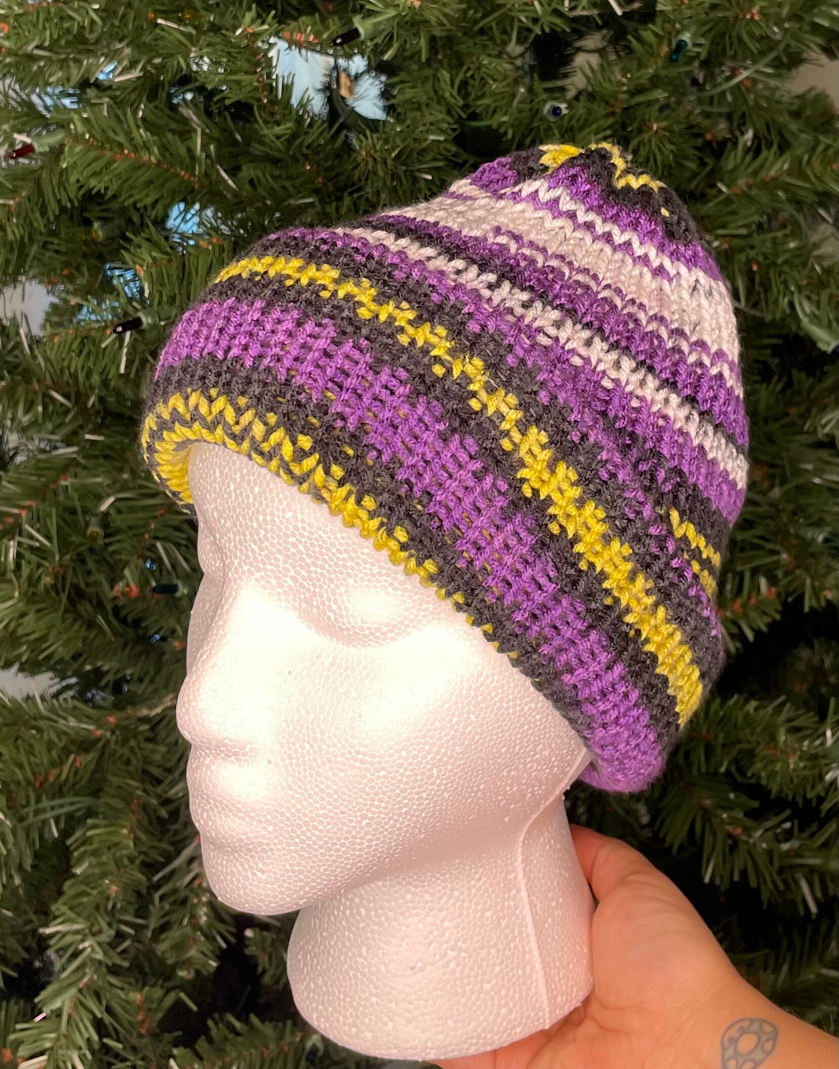 Women’s Lot of Knit Hats. OSFM Wholesale Lot of 12 Women main image 2