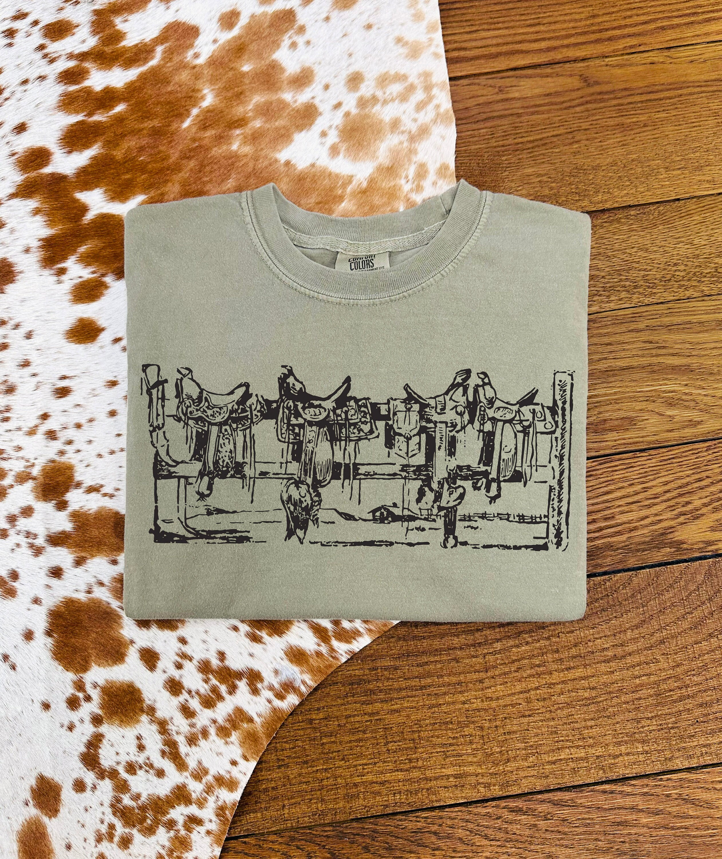 Western Saddle T-Shirt, Horse Cowgirl Graphic Tee, Vintage Inspired Rodeo Shirt Country Gifts, Comfort Colors Shirt