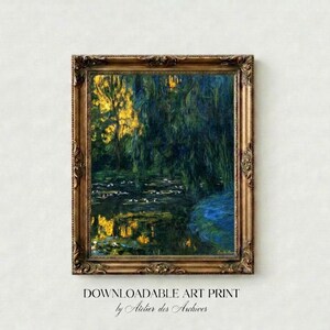Puede incluir: Una impresión artística enmarcada que presenta una pintura de paisaje con un estanque y sauces llorones. La obra de arte tiene un marco dorado ornamentado. La pintura utiliza tonos de verde, azul y amarillo. El texto "DOWNLOADABLE ART PRINT" está en la parte inferior.