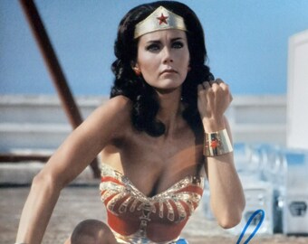 マーゴット・キダー - 直筆サイン入り 8x10 写真（第三者機関による