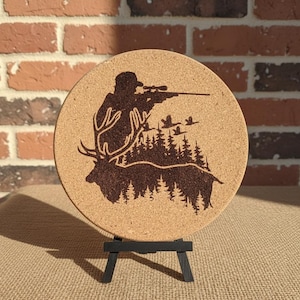 Cork trivet with hunting motif – Rustic nature decor – Hunter's gift – Tableware