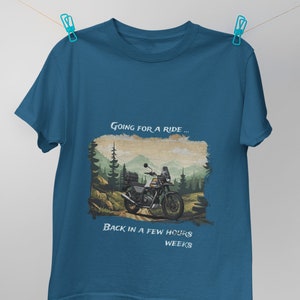 Royal Enfield Himalayan - Premium Unisex Rundhals-T-Shirt - KI-generierte Kunst