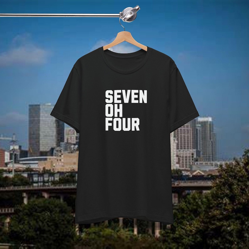 704 netnummer Charlotte NC Unisex T-shirt met korte mouw North Carolina Queen City Shirt Gastonia Gift Kannapolis QC T-shirt CLT Mecklenburg County Wt afbeelding 1