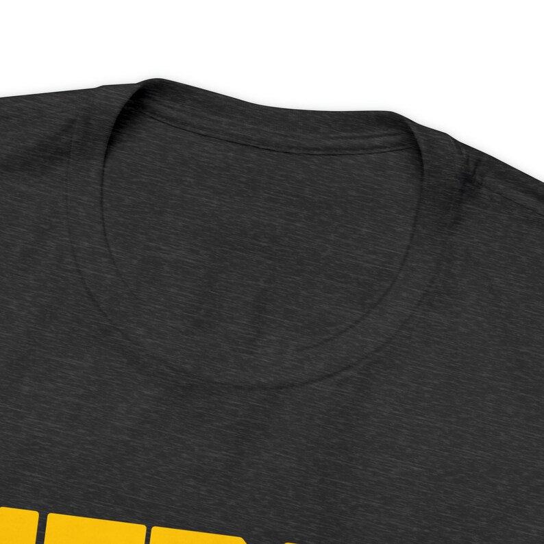Camiseta unisex de manga corta The Rock de Boone, Carolina del Norte. High Country, NC. Montañas Apalaches. Regalo para amantes del senderismo. 828. Camisetas nativas de Boone. imagen 6