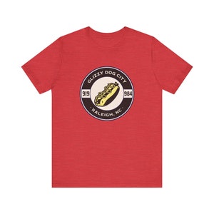 Camiseta de manga corta unisex para amantes de los perritos calientes de Raleigh, Carolina del Norte. El mejor regalo de verano para barbacoa para fanáticos de Glizzy, esposo, amante de la comida y papá, 4 de julio. imagen 3