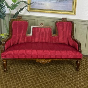 Vintage Victorian Moire Settee – 1:12 Scale Dollhouse Miniature