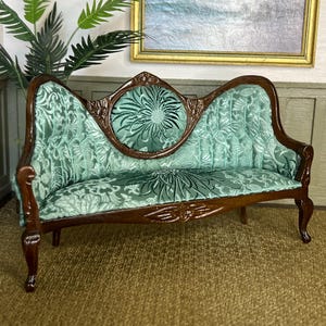1:12 Scale Victorian Silk Brocade Settee –Dollhouse Miniature