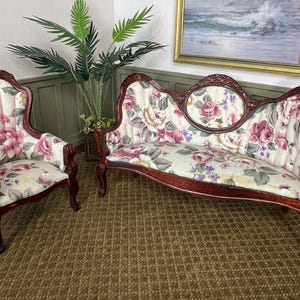 Vintage Victorian Settee and Gentleman’s Chair – 1:12 Scale Dollhouse Miniature