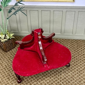 RARE Vintage Victorian Cloverleaf Sofa – 1:12 Scale Dollhouse Miniature
