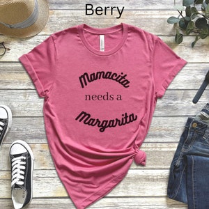 OVERSIZED GRAPHIC TEE - Mamacita needs a Margarita Tshirt, Graphic Tee Shirts, Cinco De Mayo Shirt, Mothers Day T-Shirt, Shirt Gift for Mom