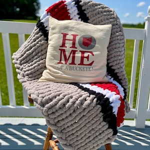 Chunky knit blanket, Ohio Football Blanket, Hand knit blanket, Chunky knit throw blanket, College Decor, Soft Blanket, Buckeyes Baby Gift