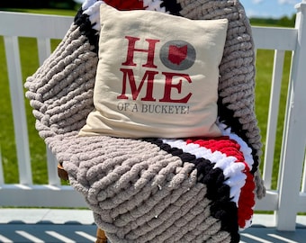 Chunky knit blanket, Ohio Football Blanket, Hand knit blanket, Chunky knit throw blanket, College Decor, Soft Blanket, Buckeyes Baby Gift