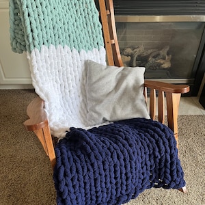 Chunky knit blanket, Hand knit blanket, Handmade gift, Chunky yarn blanket, Chunky knit throw, Nonwool chunky throw, Striped chunky blanket