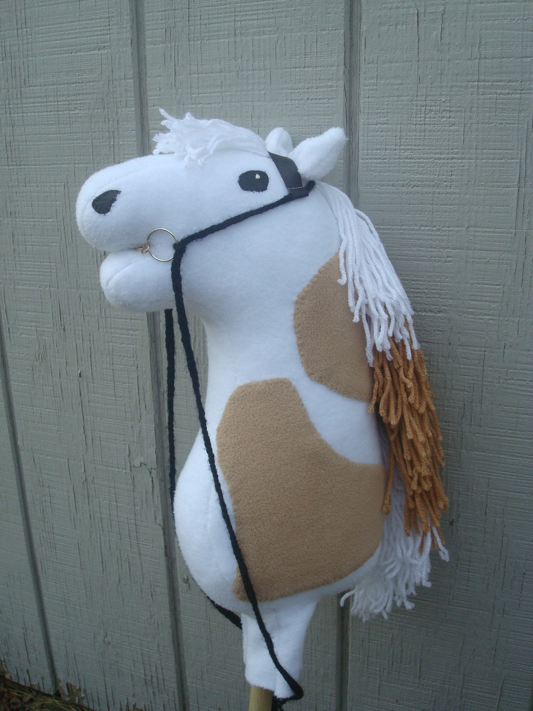 Hobby Horse roman Light Brown American Paint Hobby Horse Looking for