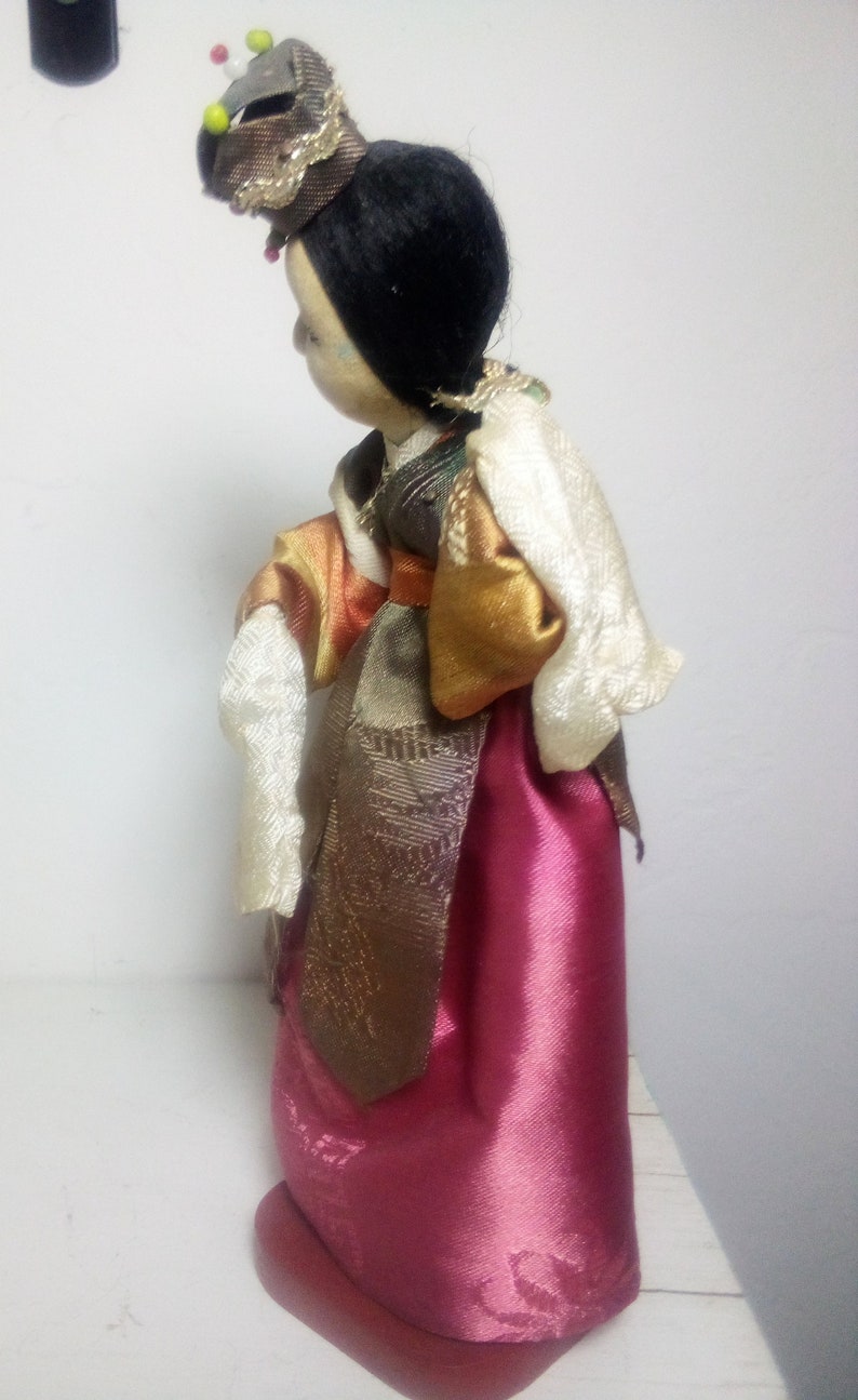 Asian/korean Collectible Vintage Doll Traditional Formal Dress Folk Art