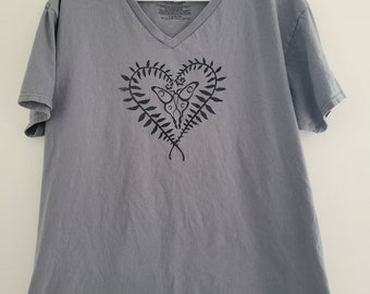 Unisex XL cotton T-shirt with moth and fern screen print design