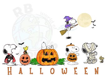 以下が含まれることがあります： ハロウィーンをテーマにしたイラストで、スヌーピーと仲間たちが仮装しています。スヌーピーは吸血鬼、魔女、ミイラに扮しています。他のキャラクターは、彫刻されたカボチャの上または中にいます。「HALLOWEEN」の文字がオレンジ色で書かれています。