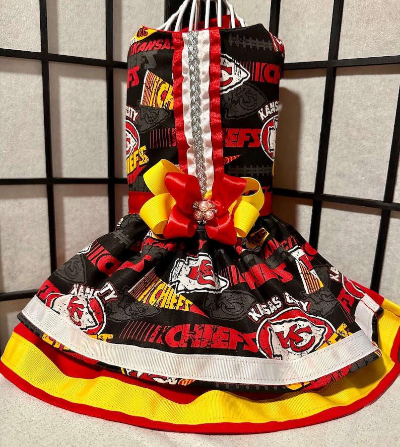 Vestido de fútbol americano para perro de los Kansas City Chiefs imagen 1
