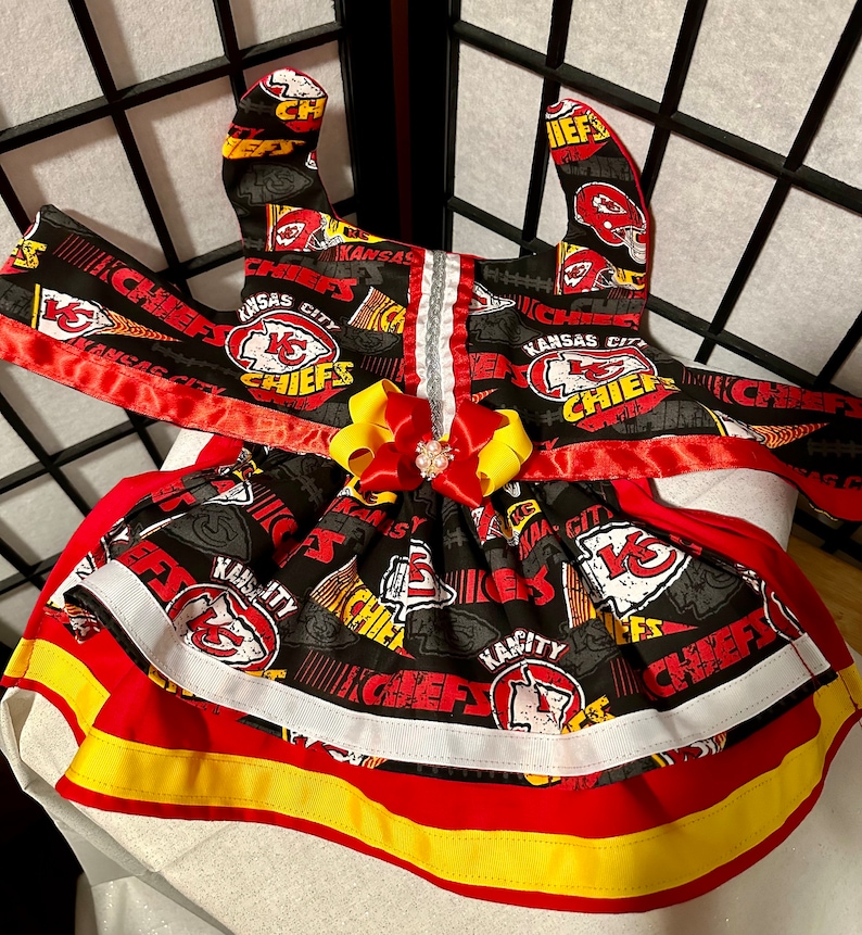 Vestido de fútbol americano para perro de los Kansas City Chiefs imagen 4