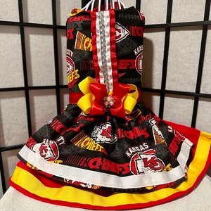 Vestido de fútbol americano para perro de los Kansas City Chiefs imagen 3