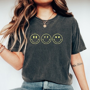Smiley Face shirt, Smile Face Crewneck tshirt, Smile Graphic tshirt, Positivity Tee, Be Happy, Smile Crewneck, Comfort Colors