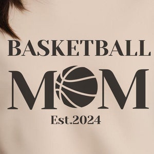 Mamma di basket SVG, mamma di basket Est 2024 Svg, mamma di basket Svg, maglietta mamma di basket Svg, basket, mamma di palla Svg, mamma di basket Png
