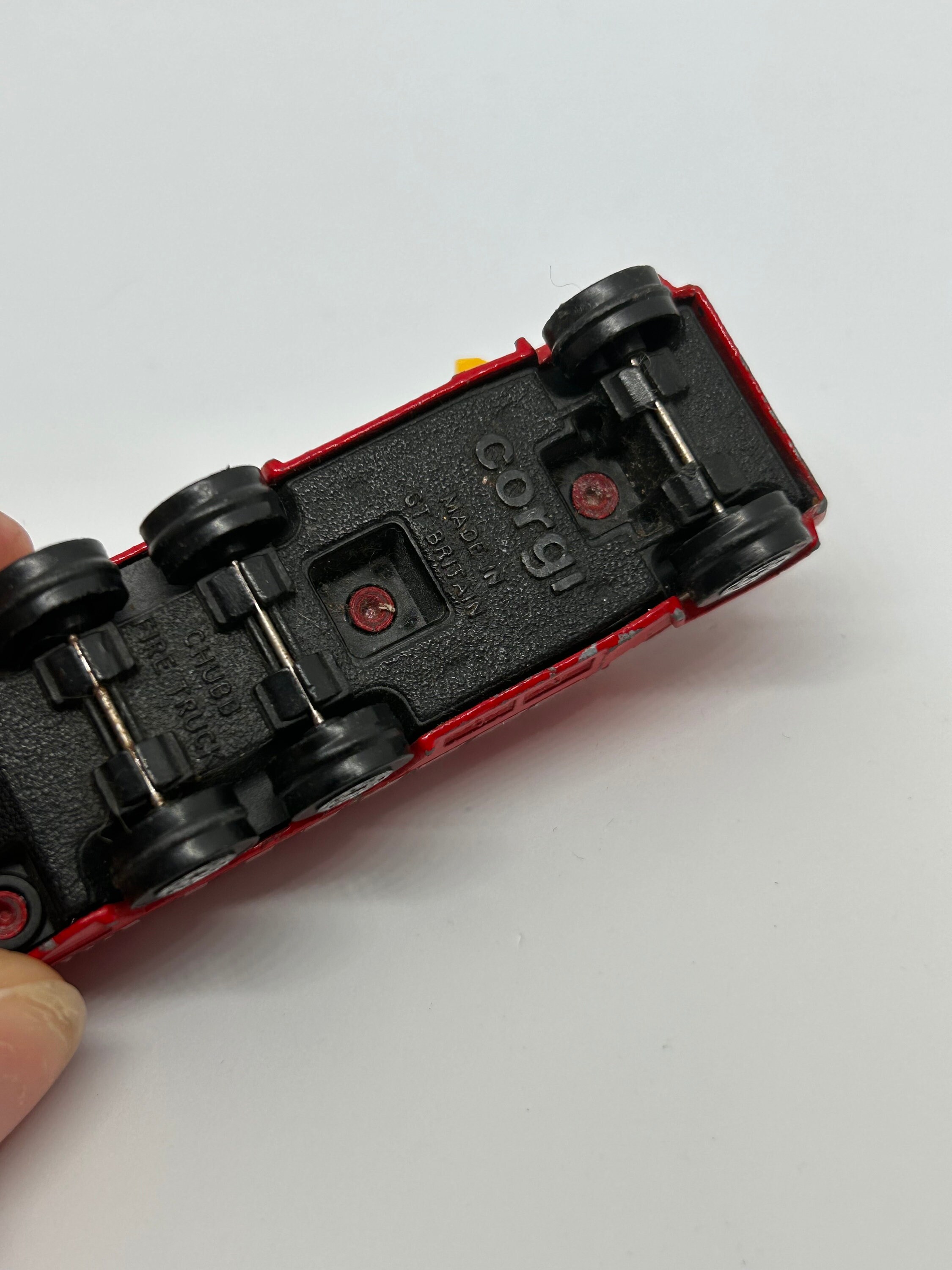 corgi　コーギー　1103　Chubb　空港災害消防車 Corgi 1103, Airport Crash Truck - Free Price Guide & Review