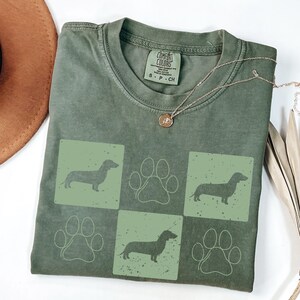Dachshund Grunge  TShirt, Comfort Colors, Weiner Dog Tee, Sausage Dog, Dog Mom, Puppy Love, Gift for Mom, Dog Lover Shirt, Pet Lover Gift,