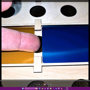 Laser Cut 7 Jig Größen für Gravuren in Visitenkarten Größe - Sichere Steckplätze! Einfacher Fingerzugang! Digitaler Download DXF, Ai