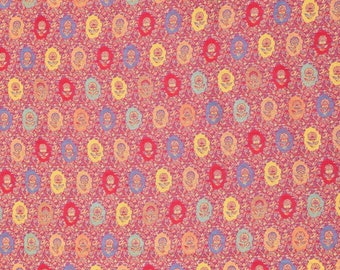 フクシアピンクのカニシルクサリー：花柄モチーフのカシミール織り