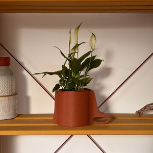 Terracotta 3D Printed Plant Pot: Minimalist Planter with Drainage