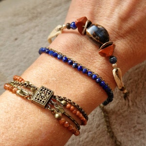 Double bracelet in precious semi-precious stones and antique bronze chains