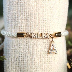 Bracciale in cordino personalizzato MOM - Bracciale da donna, regalo personalizzato, iniziali del bambino, regalo per la mamma, regalo di nascita