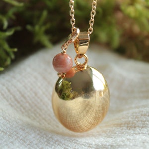 Customizable Oval Gold Pregnancy Bola, Gold Pregnancy Bola Gift, Gold Steel Chain, Personalized Engraving of Initials, Pearl Finish