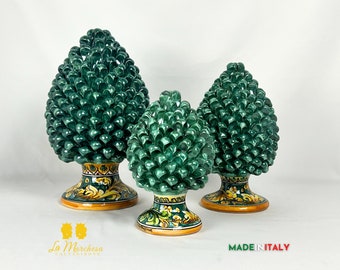 Sicilian pine cone in Caltagirone green copper ceramic with ornate base - Various sizes