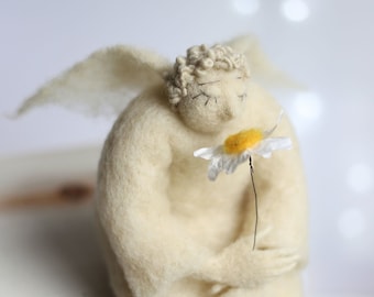 Needle Felted Dreamy Angel With A Daisy, Valintine's Gift Idea, Guardian Angel, Cupid, Christmas Decor, Handmade, White, Flower Lovers,