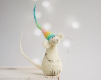 Handmade Needle Felted Christmas Mouse with Colourful Hat, Santa Elf, Table Decor, Christmas Home Decor, Festive Holiday Collectible