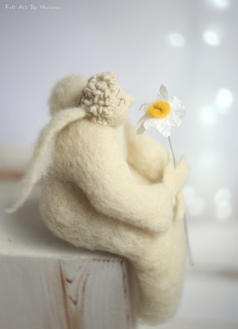 Needle Felted Dreamy Angel With A Daisy, Valintine's Gift Idea, Guardian Angel, Cupid, Christmas Decor, Handmade, White, Flower Lovers, image 5