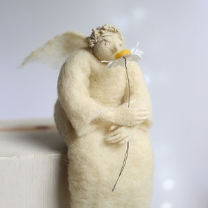 Needle Felted Dreamy Angel With A Daisy, Valintine's Gift Idea, Guardian Angel, Cupid, Christmas Decor, Handmade, White, Flower Lovers, image 2