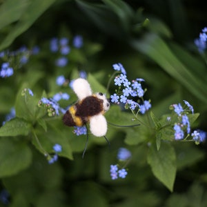 Needle Felted Bee Ornament, Needle Felted Animal, Mothers Day, Christmas Ornament, Spring Festivals, Table Decor, Summer, Stocking Stuffer image 4