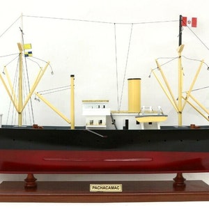 very beautiful wooden model boat - the PACHACAMAC - TINTIN length: 75 cm