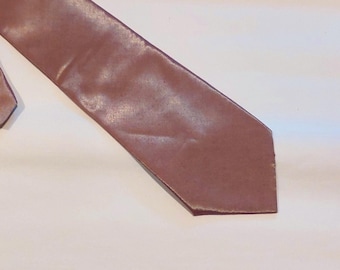 Vintage Peach Silk Tie: Handmade Retro Necktie, Thailand