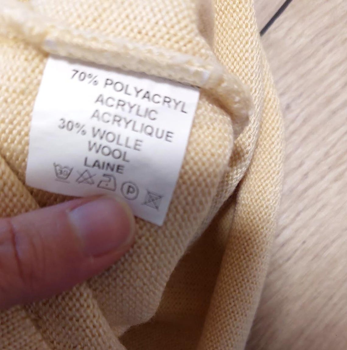 Vintage 90s 80s yellow Wool Blend Sweater, Romantic cottagecore grandmacore pullover, Retro cozy long top, foto 3 di 5