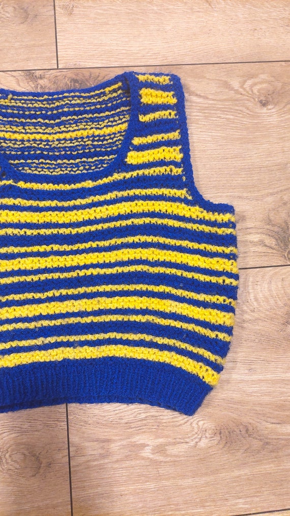 Size S Vintage handmade wool blue yellow knit swe… - image 2