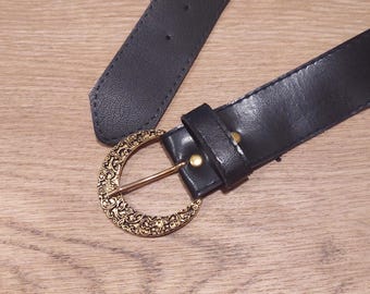 Vintage Black Belt with Silver Floral Buckle: Retro Party Outfit